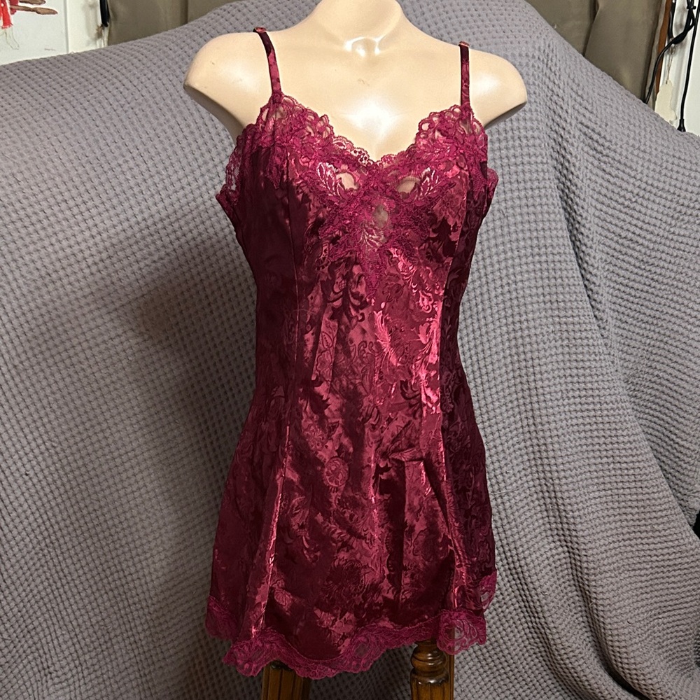 Victoria Secret Set of 2 Luxurious Lace Trim Chemise, Slips, gowns- SEXY